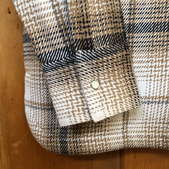 Plaid Button-Up Jacket Shacket - Picture 4 of 12